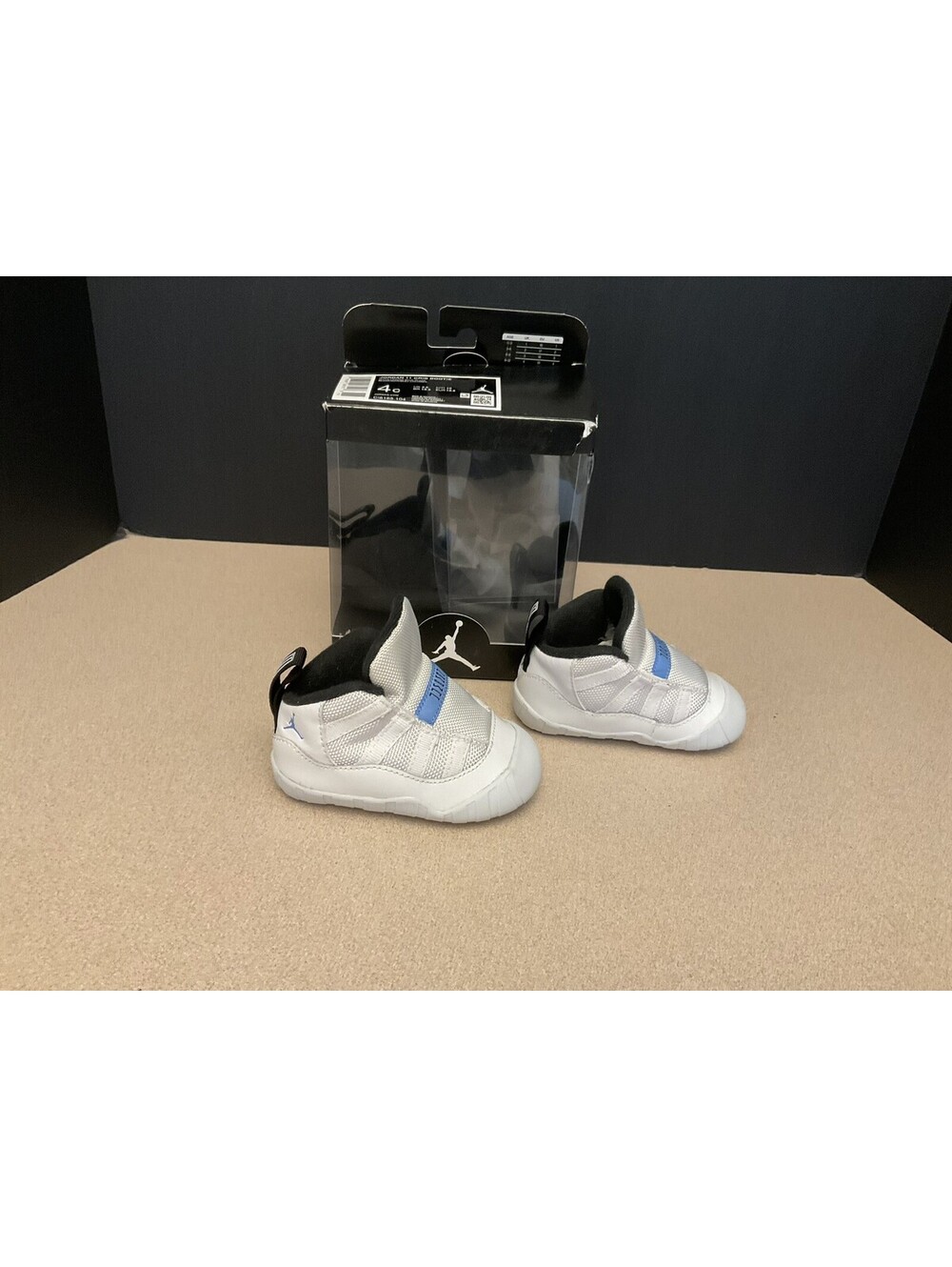 Toddler Nike Air Jordan 11 White/Legend Blue Crib Bootie. Size 4C. Awesome!!!
